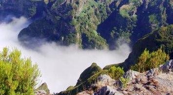 Pico Ruivo mit Wolken und Talen
